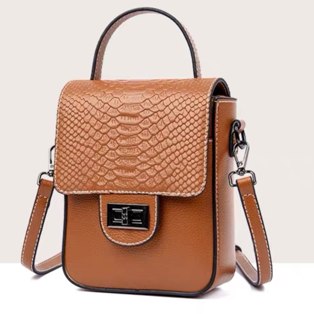 Mini crossbody/ cell phone bag - Picture 6 of 10